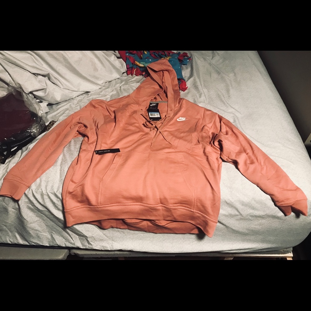 Nike Women’s Swearshirt